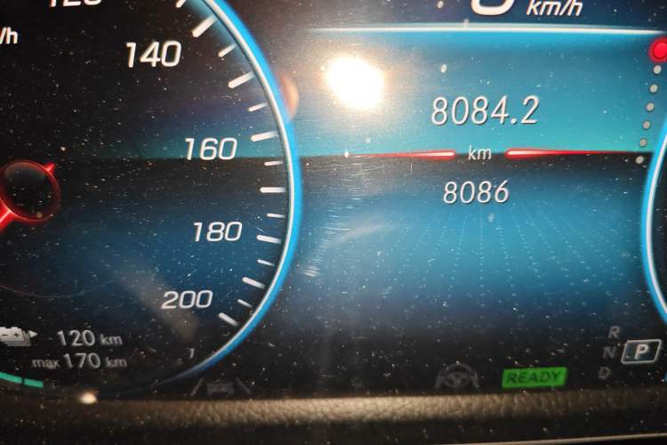 Used Mercedes-Benz EQB 2023 EQB 350 4MATIC Odometer Close Up