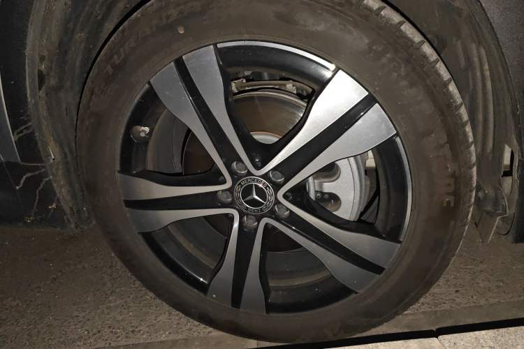 Used Mercedes-Benz EQB 2023 EQB 350 4MATIC Right Front Wheel Hub