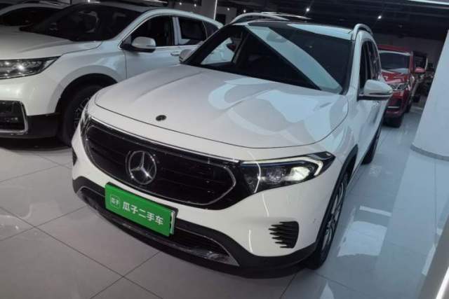 Ojetý Mercedes-Benz EQB 2023 EQB 260