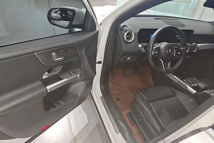 Used Mercedes-Benz EQB 2023 Facelift EQB 260 Driver Seat