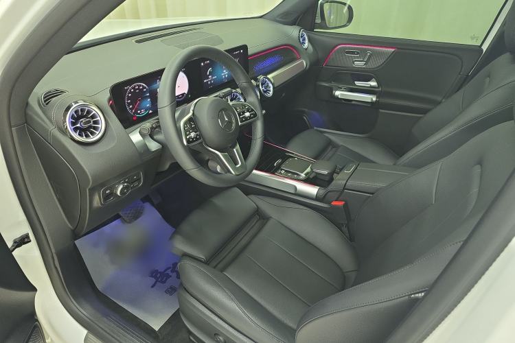 Used Mercedes-Benz EQB 2023 Facelift EQB 260 Interior 1