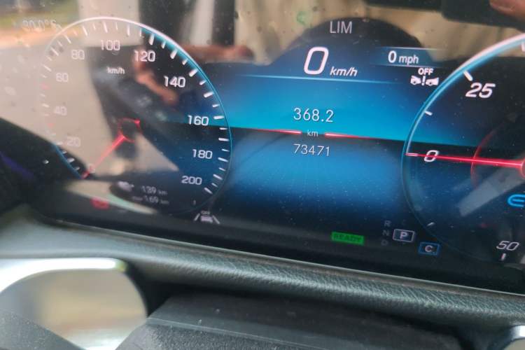 Used Mercedes-Benz EQB 2023 EQB 260 Odometer Close Up