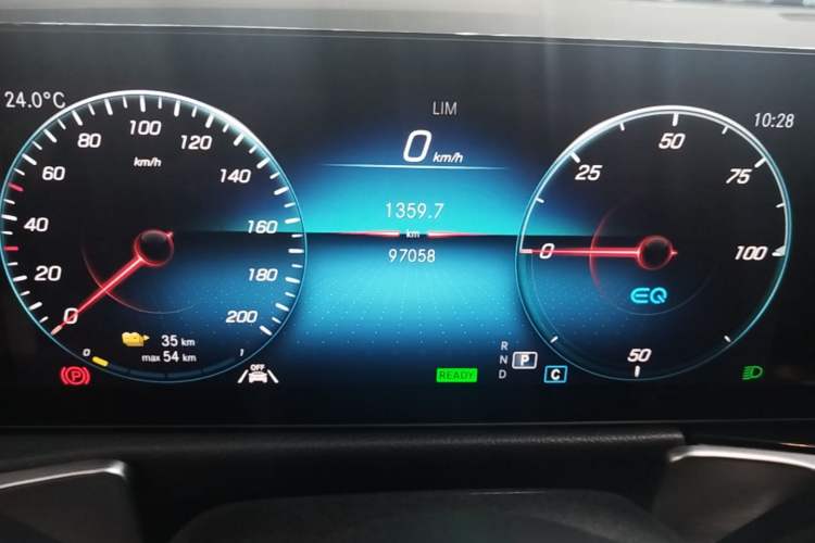 Used Mercedes-Benz EQB 2023 EQB 260 Odometer Close Up