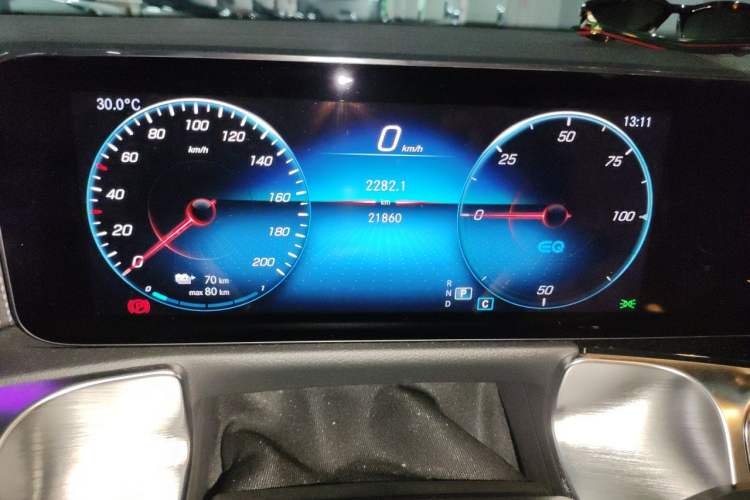 Used Mercedes-Benz EQB 2023 EQB 260 Odometer Close Up