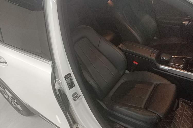 Used Mercedes-Benz EQB 2023 Facelift EQB 260 Right Front Seat