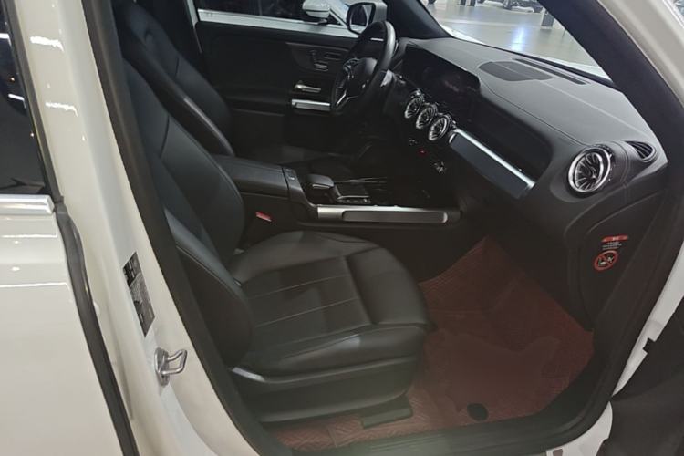 Used Mercedes-Benz EQB 2023 Facelift EQB 260 Right Front Seat