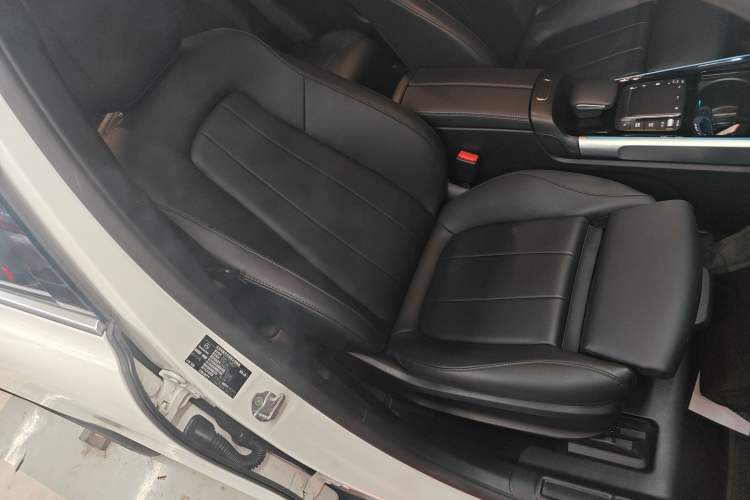 Used Mercedes-Benz EQB 2023 EQB 260 Right Front Seat