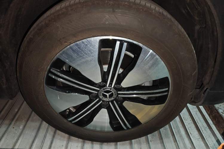 Used Mercedes-Benz EQB 2023 Facelift EQB 260 Right Front Wheel Hub