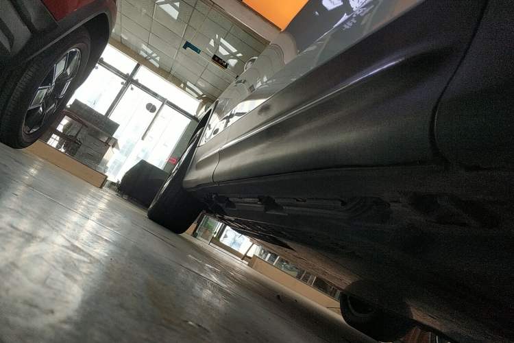 Used Mercedes-Benz EQB 2023 EQB 260 Right Side Sill