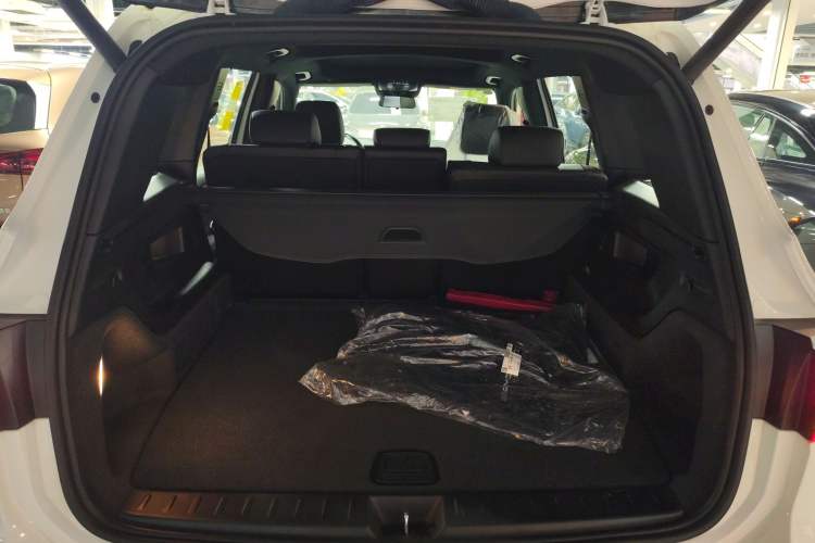 Used Mercedes-Benz EQB 2023 EQB 260 Trunk