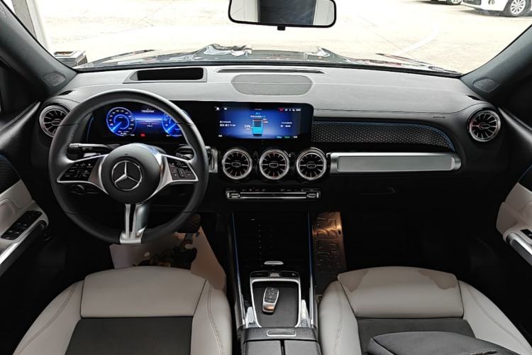 Used Mercedes-Benz EQB 2024 EQB 350 4MATIC Center Console