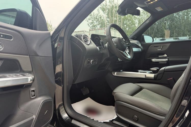 Used Mercedes-Benz EQB 2024 EQB 350 4MATIC Left Front Seat