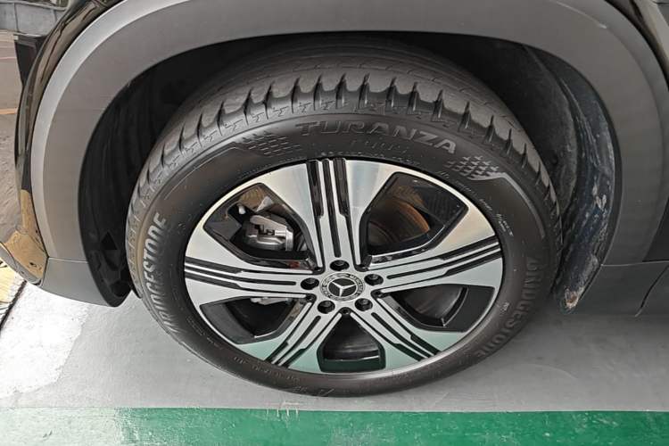 Used Mercedes-Benz EQB 2024 EQB 350 4MATIC Left Front Wheel Hub