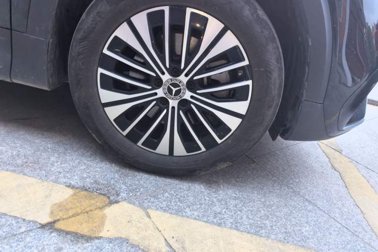 Used Mercedes-Benz EQB 2024 EQB 260 Right Front Wheel Hub
