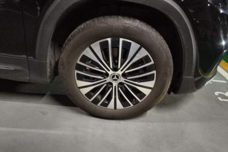 Used Mercedes-Benz EQB 2024 EQB 260 Right Front Wheel Hub