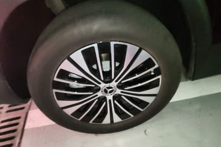 Used Mercedes-Benz EQB 2024 EQB 260 Right Rear Wheel Hub