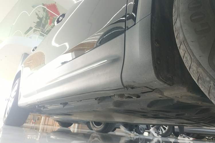 Used Mercedes-Benz EQB 2024 EQB 260 Right Side Sill