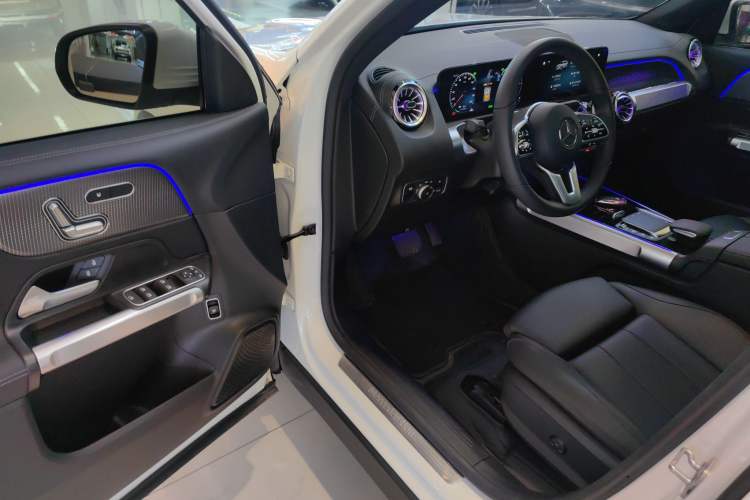 Used Mercedes-Benz EQB 2024 EQB 260 Interior 3