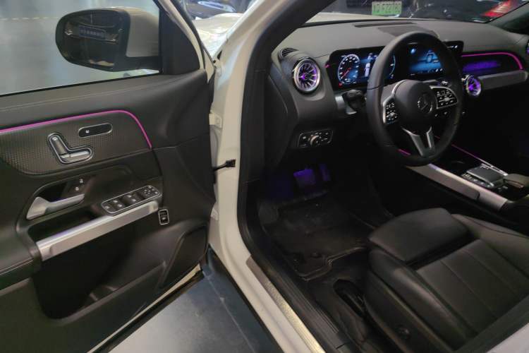 Used Mercedes-Benz EQB 2024 EQB 260 Interior 3