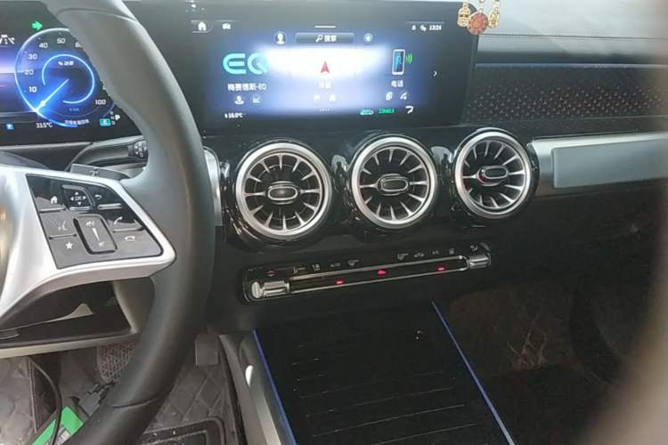 Used Mercedes-Benz EQB 2025 EQB 260 Audio And AC Panel