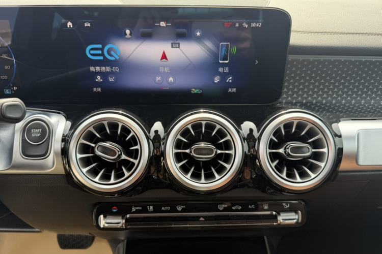 Used Mercedes-Benz EQB 2025 EQB 260 Audio And AC Panel