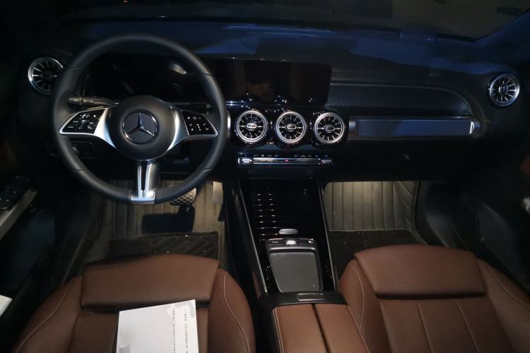 Used Mercedes-Benz EQB 2025 EQB 260 Center Console