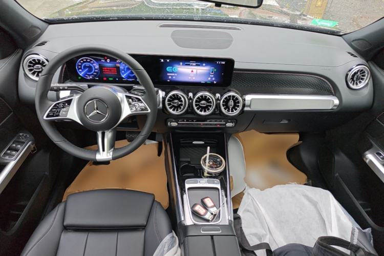 Used Mercedes-Benz EQB 2025 EQB 260 Center Console