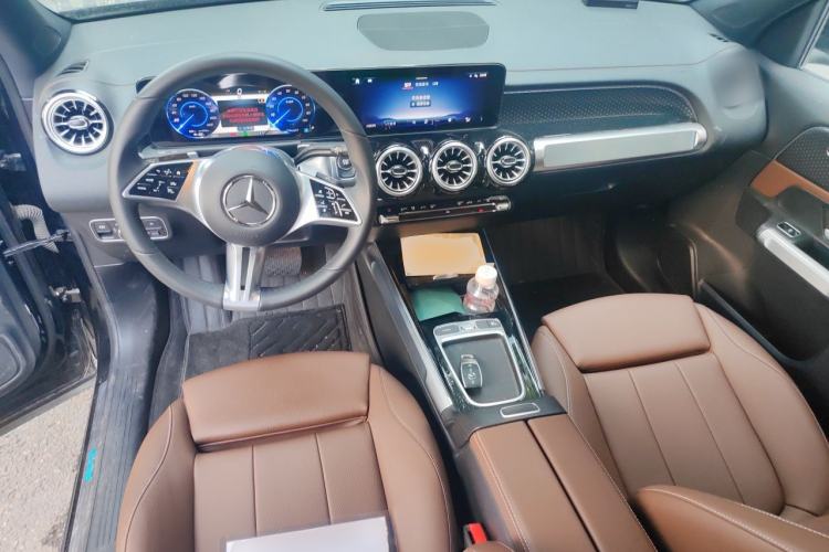 Used Mercedes-Benz EQB 2025 EQB 260 Center Console