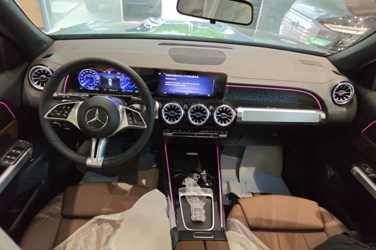 Used Mercedes-Benz EQB 2025 EQB 260 Center Console