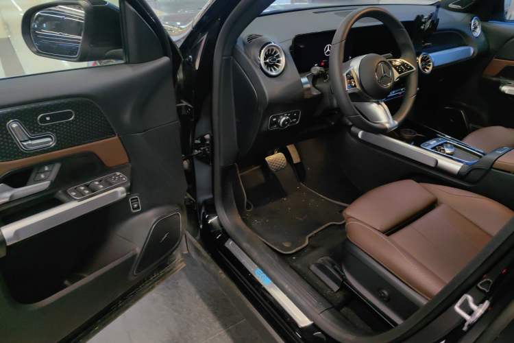 Used Mercedes-Benz EQB 2025 EQB 260 Driver Seat