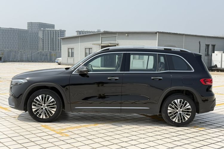 Used Mercedes-Benz EQB 2025 EQB 260 Exterior 1