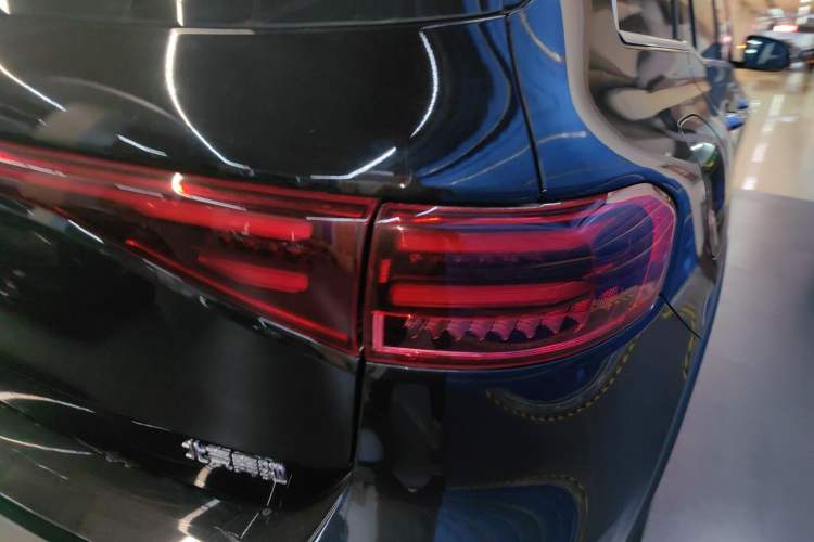 Used Mercedes-Benz EQB 2025 EQB 260 Exterior 1