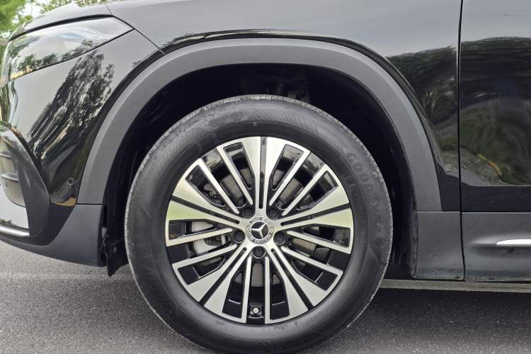 Used Mercedes-Benz EQB 2025 EQB 260 Exterior 10