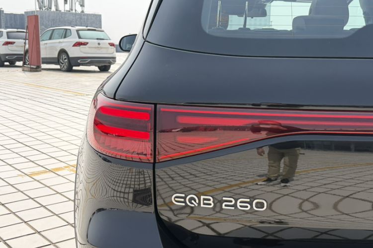Used Mercedes-Benz EQB 2025 EQB 260 Exterior 2