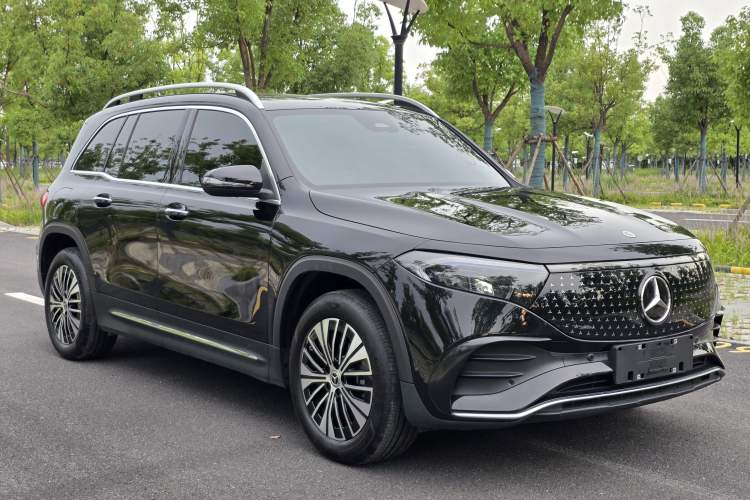 Used Mercedes-Benz EQB 2025 EQB 260 Exterior 2