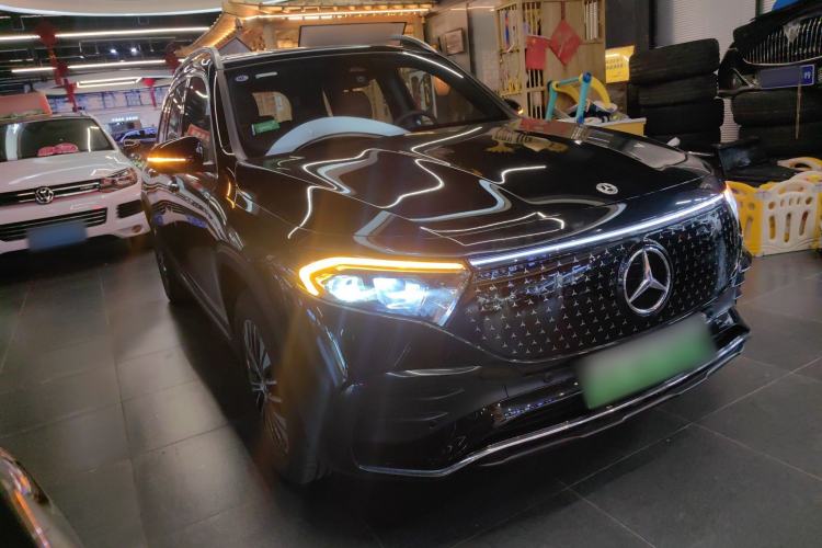 Used Mercedes-Benz EQB 2025 EQB 260 Exterior 2