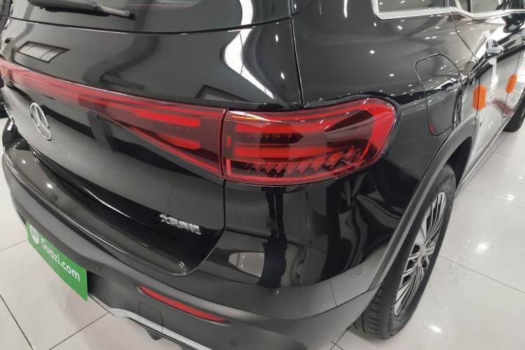 Used Mercedes-Benz EQB 2025 EQB 260 Exterior 3