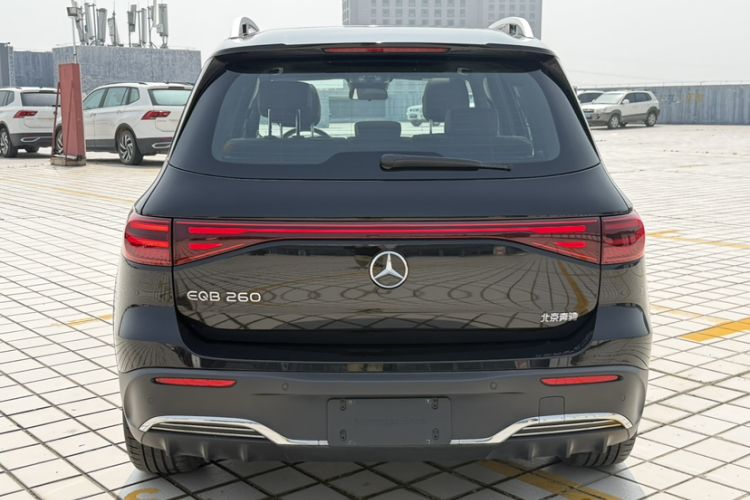 Used Mercedes-Benz EQB 2025 EQB 260 Exterior 4