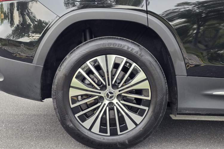 Used Mercedes-Benz EQB 2025 EQB 260 Exterior 6