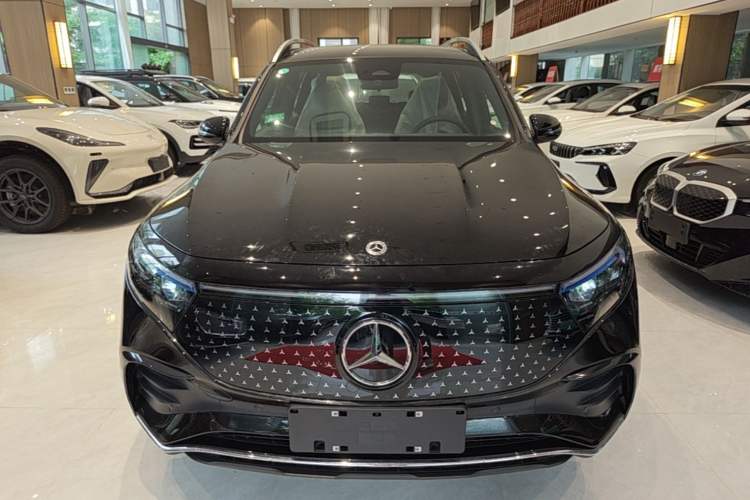 Used Mercedes-Benz EQB 2025 EQB 260 Front
