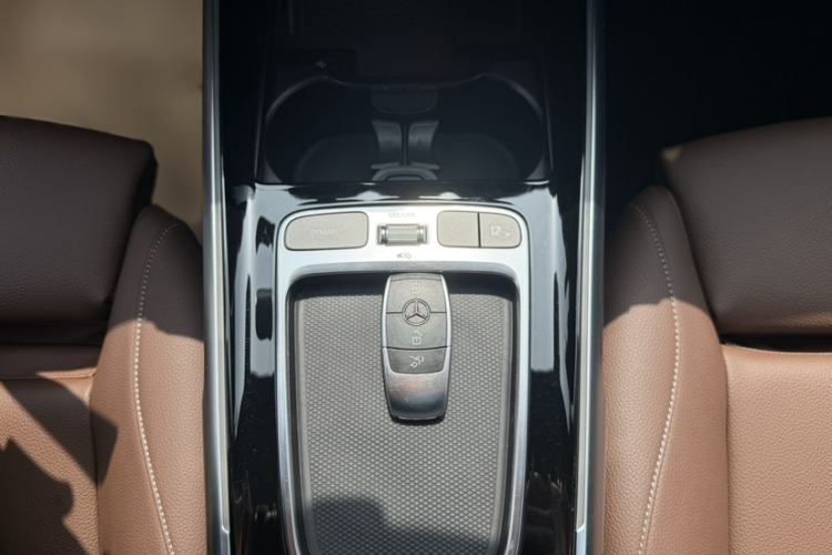 Used Mercedes-Benz EQB 2025 EQB 260 Interior 1