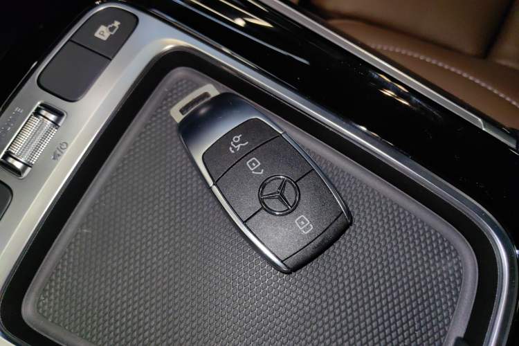 Used Mercedes-Benz EQB 2025 EQB 260 Interior 1