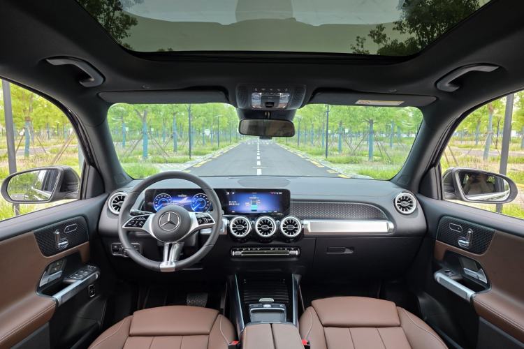 Used Mercedes-Benz EQB 2025 EQB 260 Interior 10