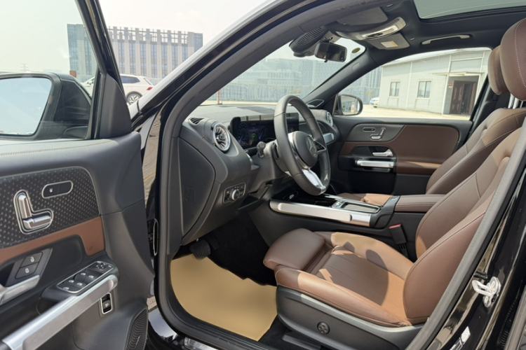 Used Mercedes-Benz EQB 2025 EQB 260 Interior 2