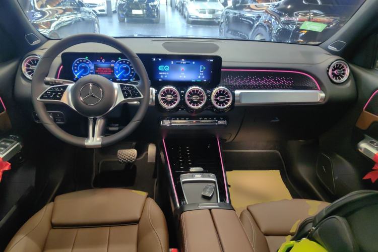 Used Mercedes-Benz EQB 2025 EQB 260 Interior 2
