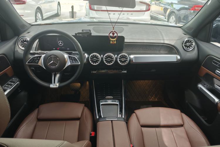 Used Mercedes-Benz EQB 2025 EQB 260 Interior 3