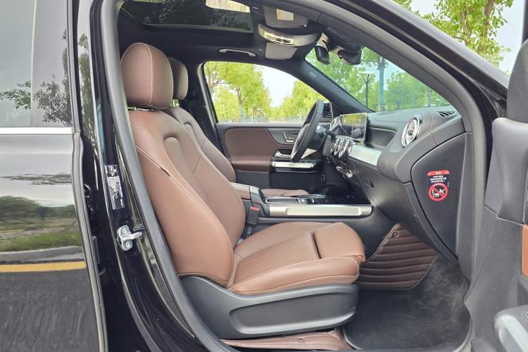 Used Mercedes-Benz EQB 2025 EQB 260 Interior 6
