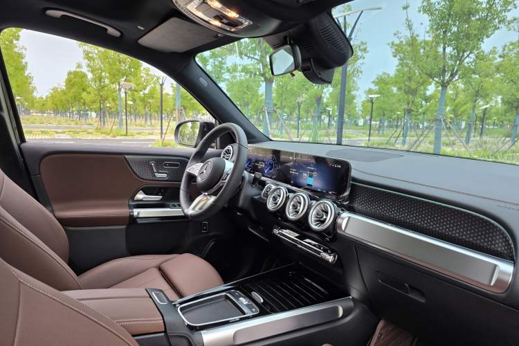 Used Mercedes-Benz EQB 2025 EQB 260 Interior 9