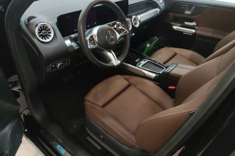 Used Mercedes-Benz EQB 2025 EQB 260 Left Front Seat