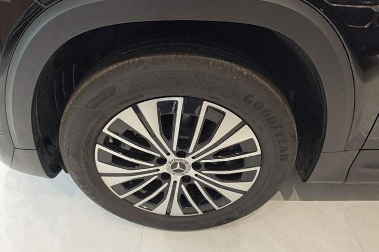 Used Mercedes-Benz EQB 2025 EQB 260 Left Front Wheel Hub